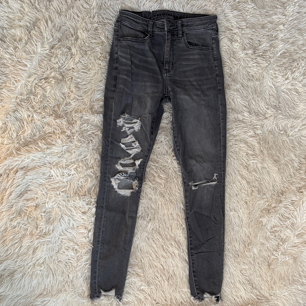 American Eagle Distressed Super High Rise Jegging